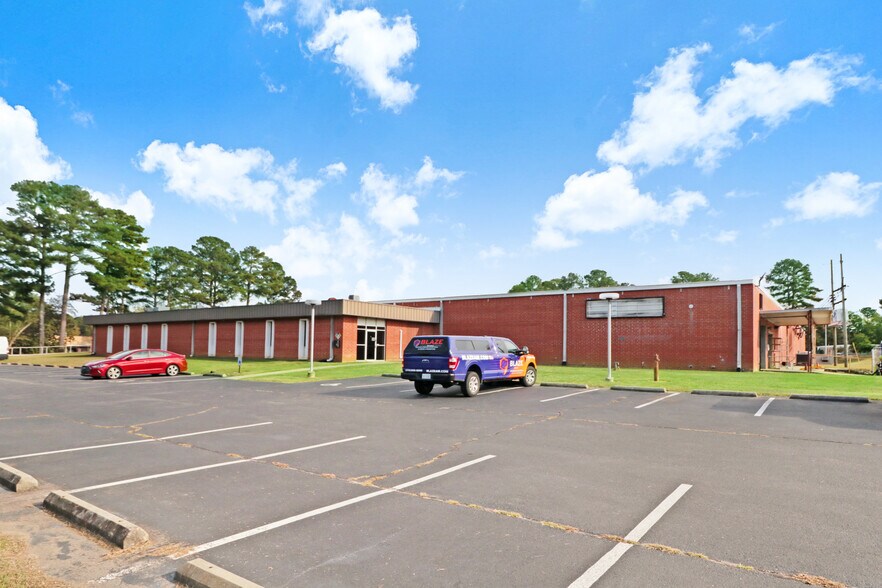 More Photos Of 500 E Gannon Ave, Zebulon Manufacturing For Lease