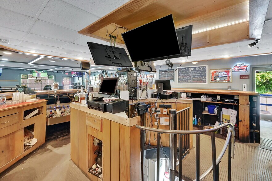 More Photos Of 287 N Elm St, Westfield Restaurant For Sale