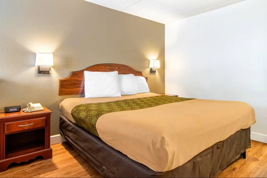 More Photos Of 2120 Lafayette Rd, Fort Oglethorpe Hotel For Sale