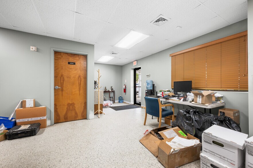 More Photos Of 115 Leonard Dr, Groton Service For Lease