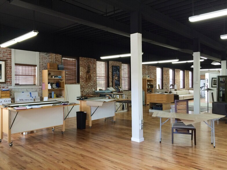 More Photos Of 2433 Curtis St, Denver Loft Creative Space For Lease