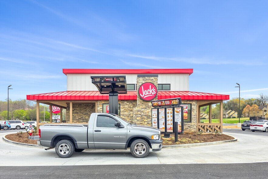 More Photos Of 332 25th NE st, Cleveland Fast Food For Sale
