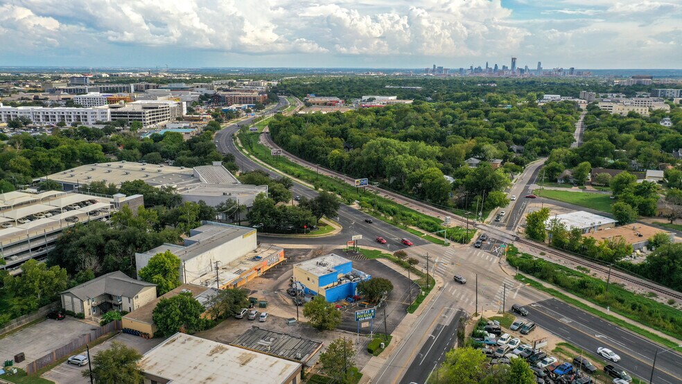 More Photos Of 500 Pampa Dr, Austin Loft Creative Space For Sale