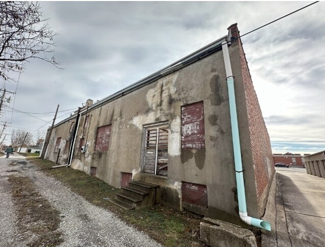 More Photos Of 211 E Harrison St, Kirksville Industrial For Sale