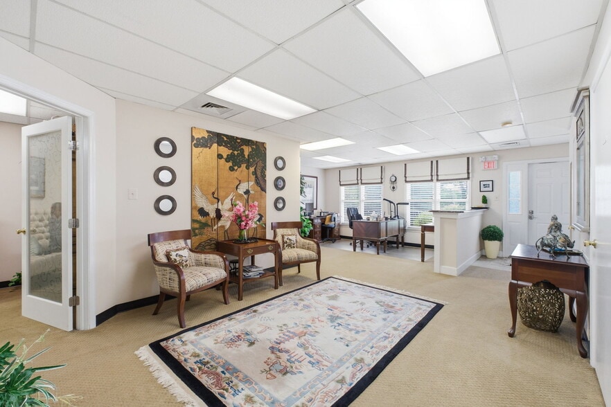 More Photos Of 5051 Backlick Rd, Annandale Office For Sale