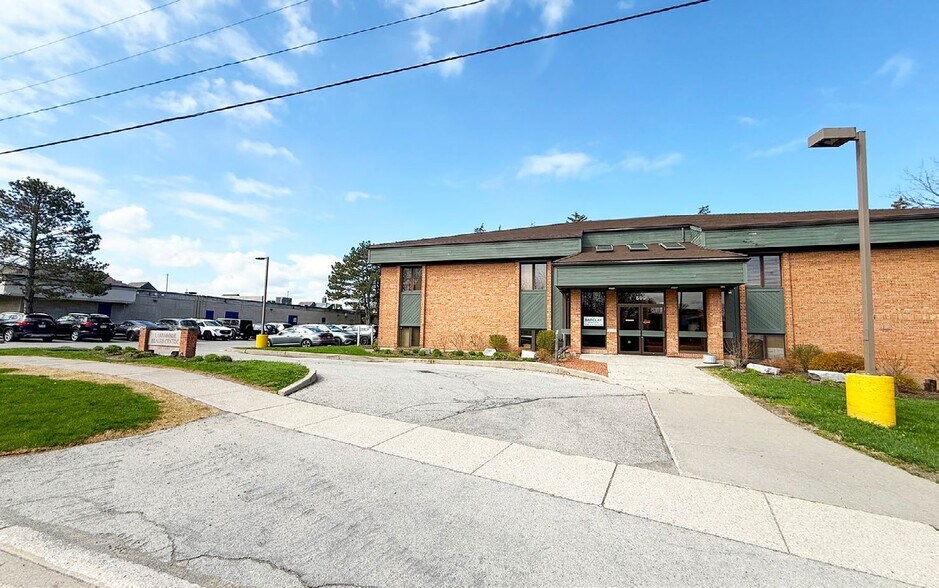 More Photos Of 589 Lake St, St Catharines Medical For Lease