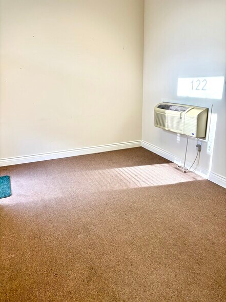 More Photos Of 4188 Westroads Dr, Riviera Beach Warehouse For Sale