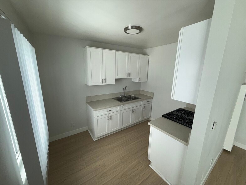 More Photos Of 627 Coronado Ter, Los Angeles Apartments For Sale