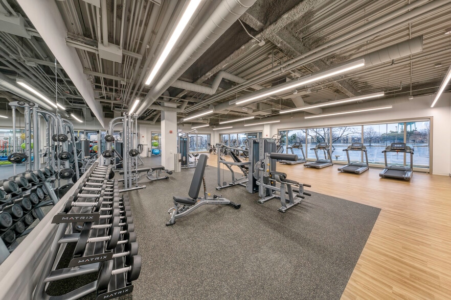 More Photos Of 2441 Warrenville Rd, Lisle Office For Lease