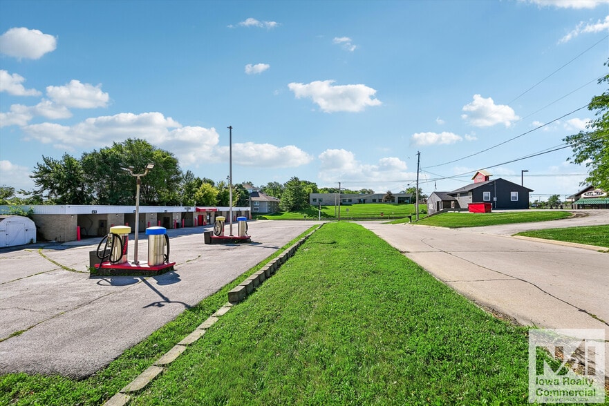 More Photos Of 665 Keyes Ct, Marion Carwash For Sale