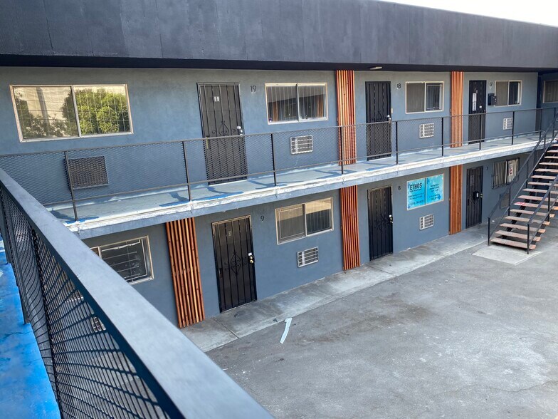 More Photos Of 15904 Strathern St, Van Nuys Office For Lease