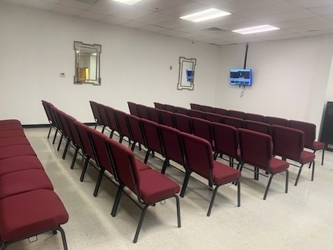 More Photos Of 1701-1741 S University Blvd, Middletown Unknown For Lease