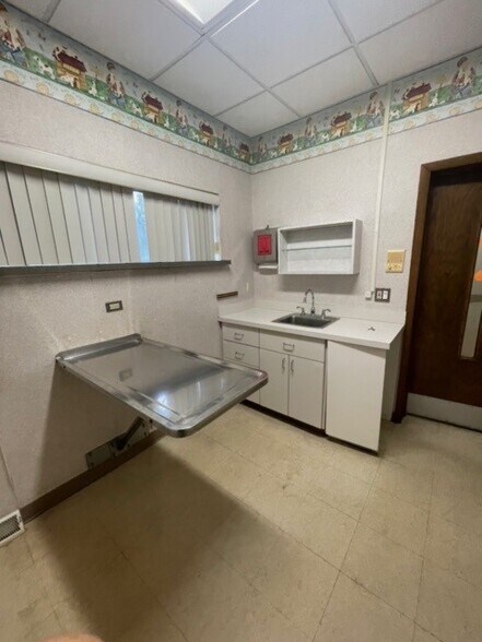 More Photos Of 3451 W 159th St, Markham Storefront Retail Office For Sale