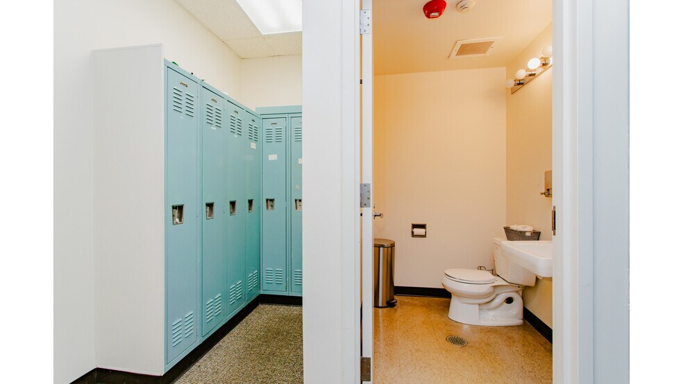 More Photos Of 815 Howard St, Evanston Medical For Sale