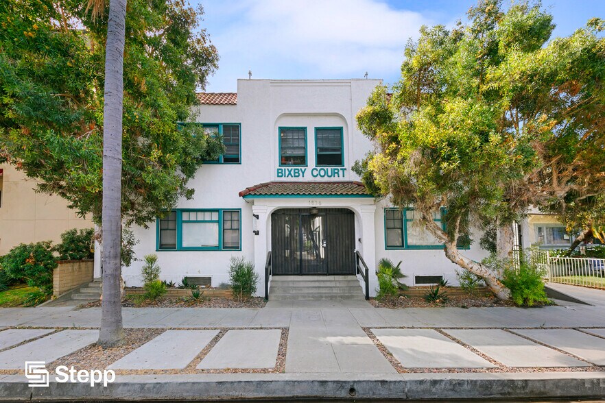 More Photos Of 1836 E 1st St, Long Beach Apartments For Sale