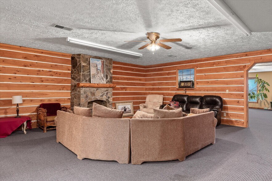 More Photos Of 78 Chestnut Hill Rd, Crossville Freestanding For Sale