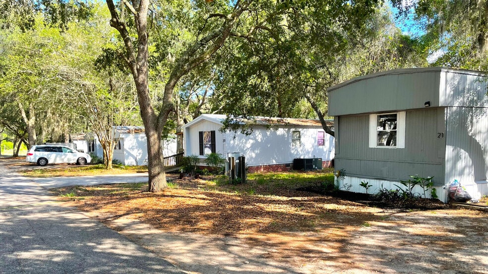 More Photos Of 14455 E Highway 25, Ocklawaha Manufactured Housing Mobile Home Park For Sale