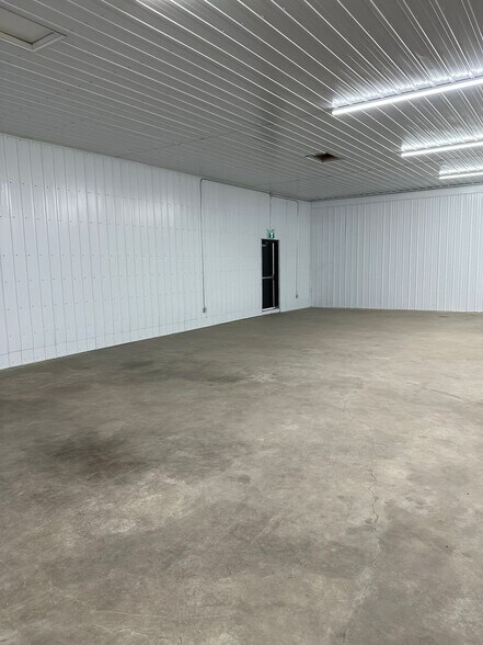More Photos Of 13373 County Road 2, Morrisburg Distribution For Lease