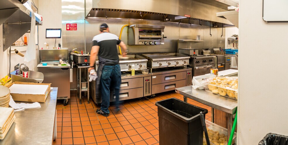 More Photos Of 1359 N Milwaukee Ave, Chicago Restaurant For Sale