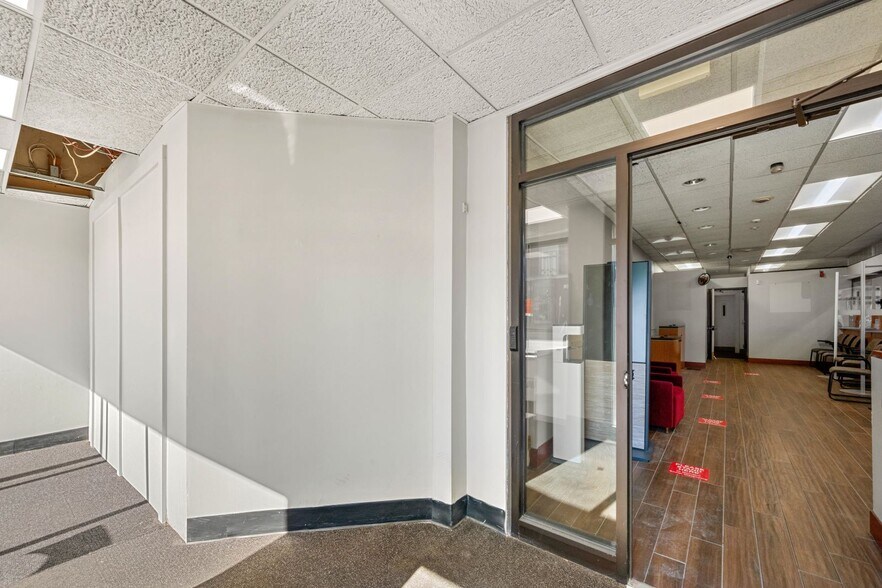 More Photos Of 1847-1855 Massachusetts Ave, Cambridge General Retail For Sale