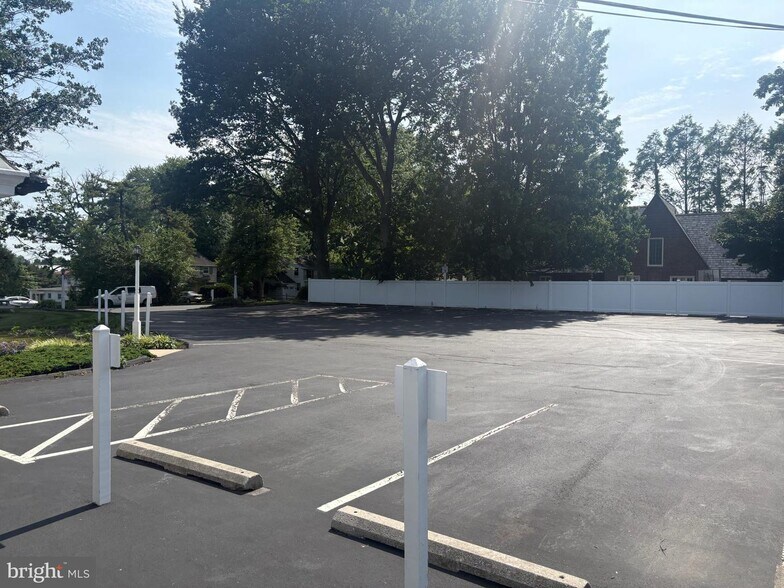 More Photos Of 1500 Lititz Pike, Lancaster Office Residential For Sale