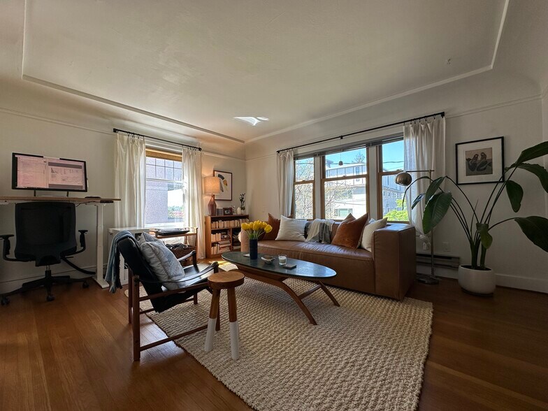 More Photos Of 4212 Phinney Ave, Seattle Apartments For Sale