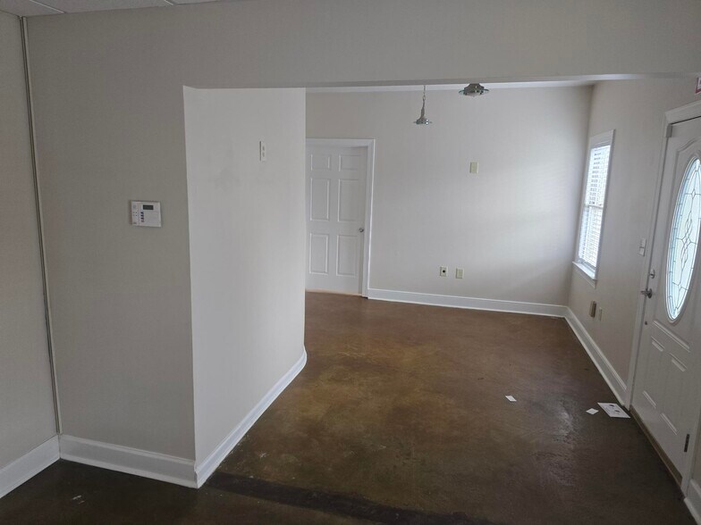 More Photos Of 3202 Old Chapel Hill Rd, Durham Flex For Lease