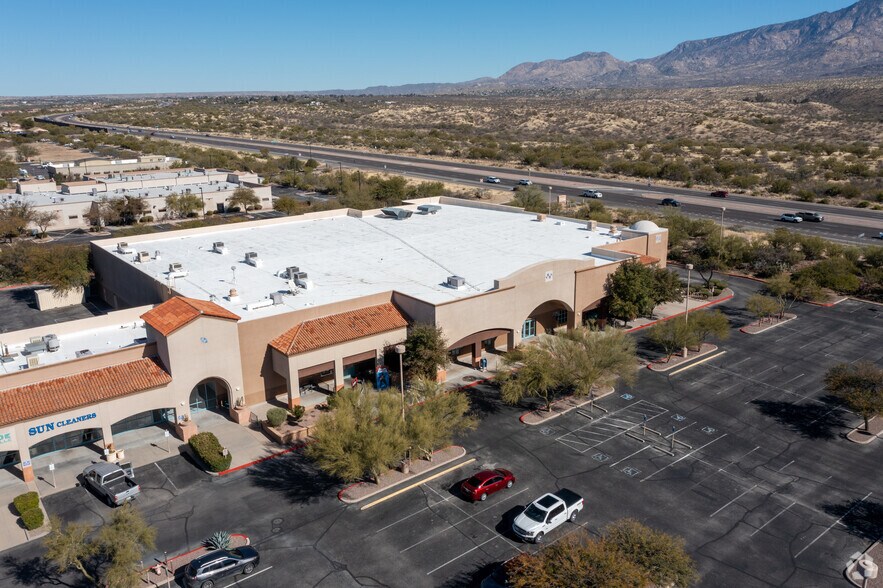 More Photos Of 12995-13005 N Oracle Rd, Tucson Freestanding For Lease
