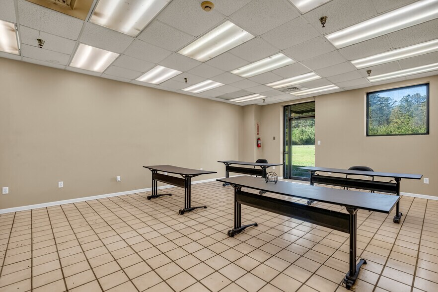 More Photos Of 8384 Highway 18, Vernon Flex For Sale