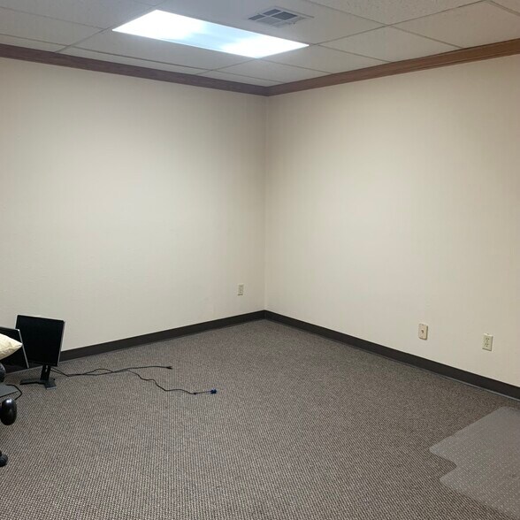 More Photos Of 8524 S Western Ave, Oklahoma City Medical For Sale