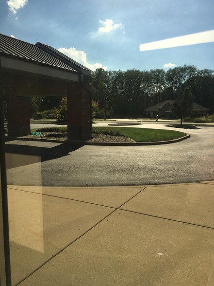 More Photos Of 3 Professional Dr, Alton Office For Lease