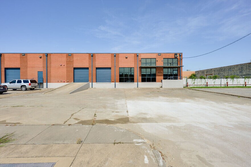 More Photos Of 4855 Cash Rd, Dallas Showroom For Lease