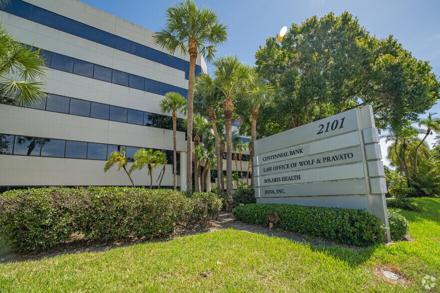 More Photos Of 2101 W Commercial Blvd, Fort Lauderdale Office For Lease