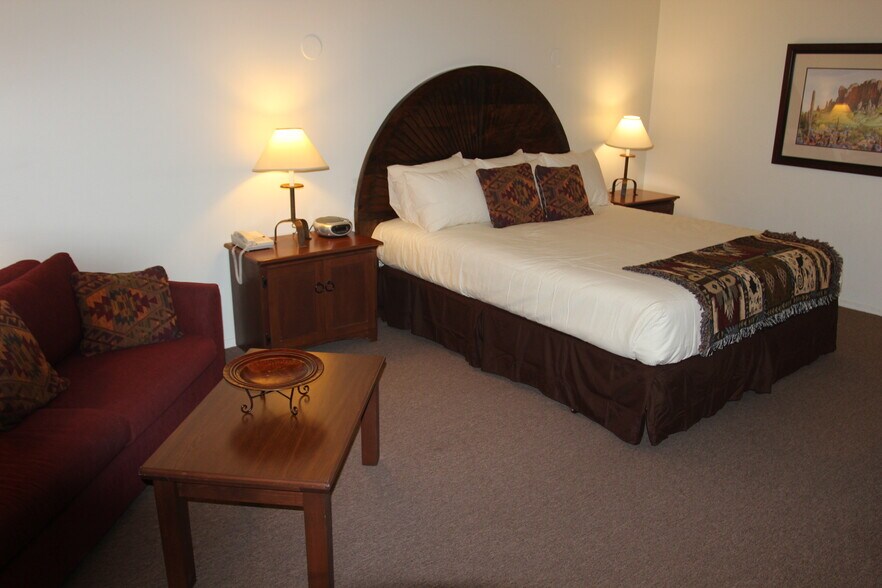 More Photos Of MM 28 Highway 276 Lodge, Lake Powell Hotel For Sale