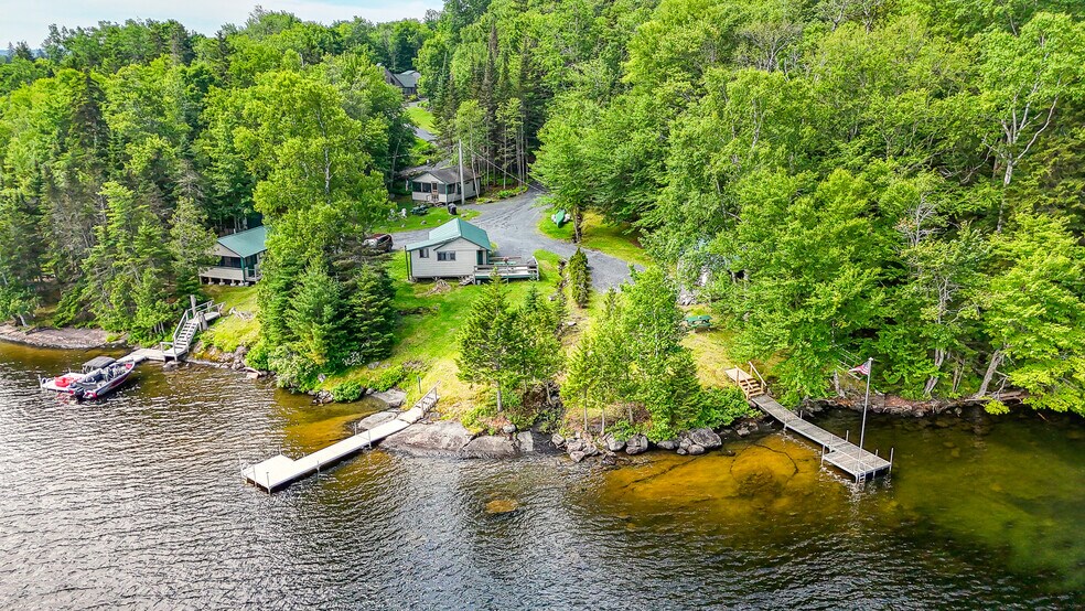 More Photos Of 15 Lower Wilson Pond Rd, Greenville Specialty For Sale
