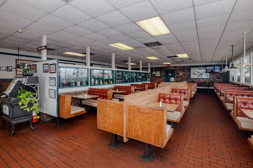 More Photos Of 4201 N Navarro St, Victoria Fast Food For Sale