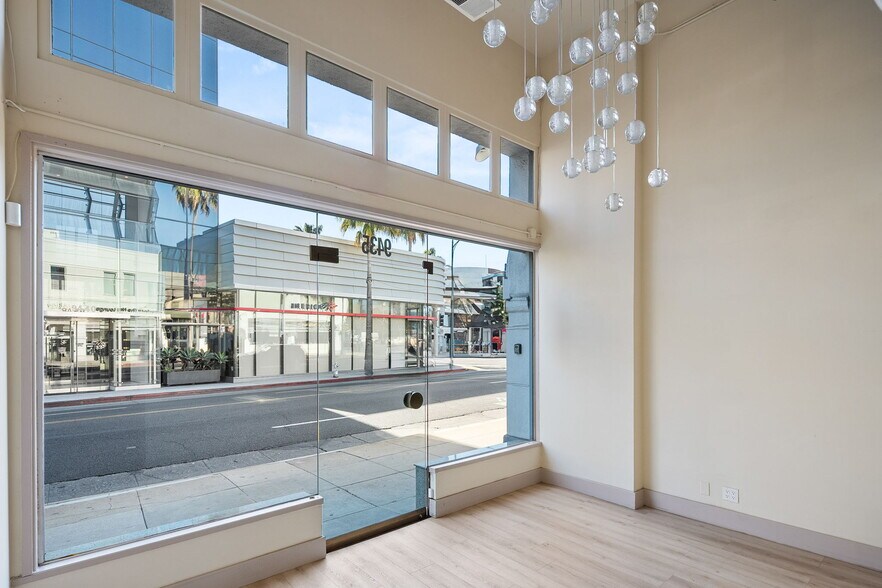 More Photos Of 9435-9439 Santa Monica Blvd, Beverly Hills Storefront Retail Office For Lease