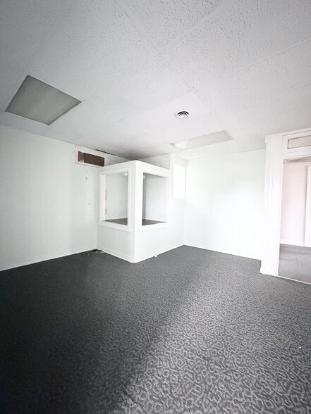 More Photos Of 5501 E Washington St, Indianapolis Storefront Retail Office For Sale