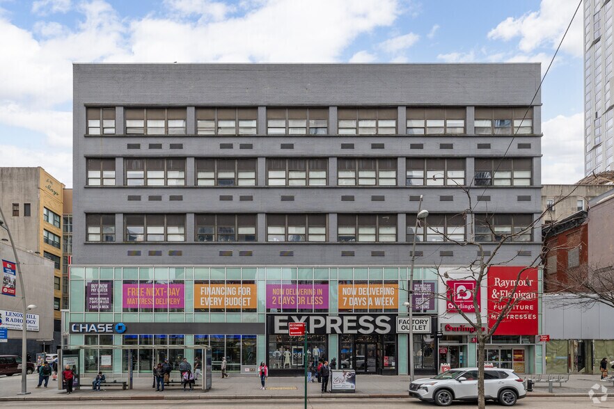 More Photos Of 490 Fulton St, Brooklyn Apartments For Lease