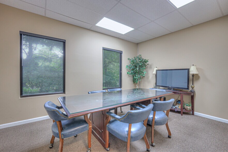 More Photos Of 106 Mission Ct, Franklin Office For Sale