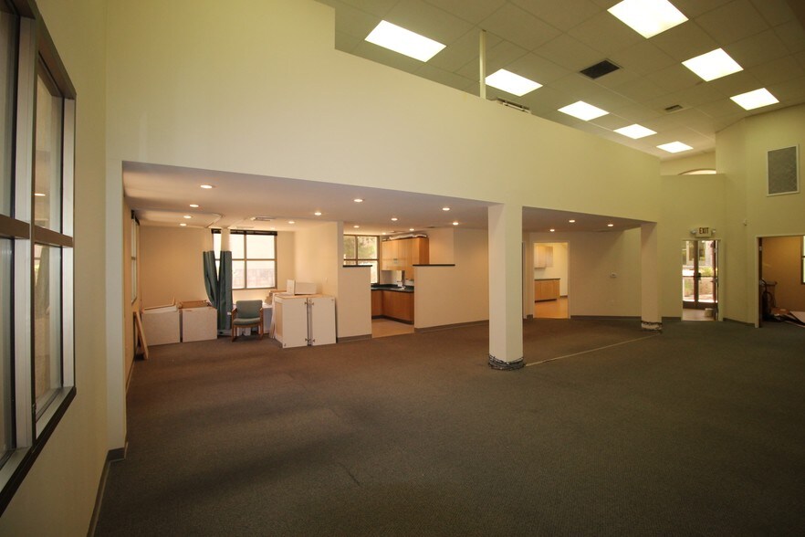 Primary Photo Of 66 N Pecos Rd, Henderson Medical For Lease