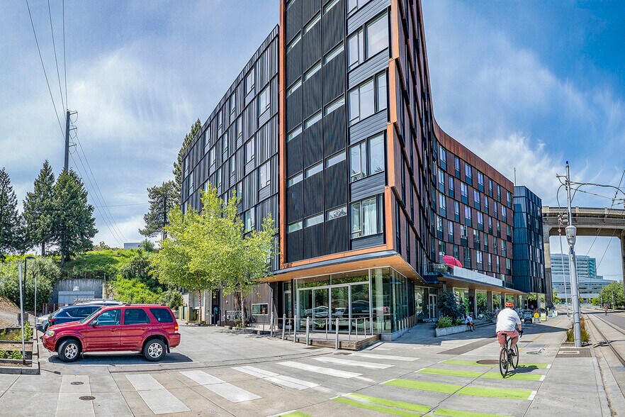 More Photos Of 3155 S Moody Ave, Portland Apartments For Lease