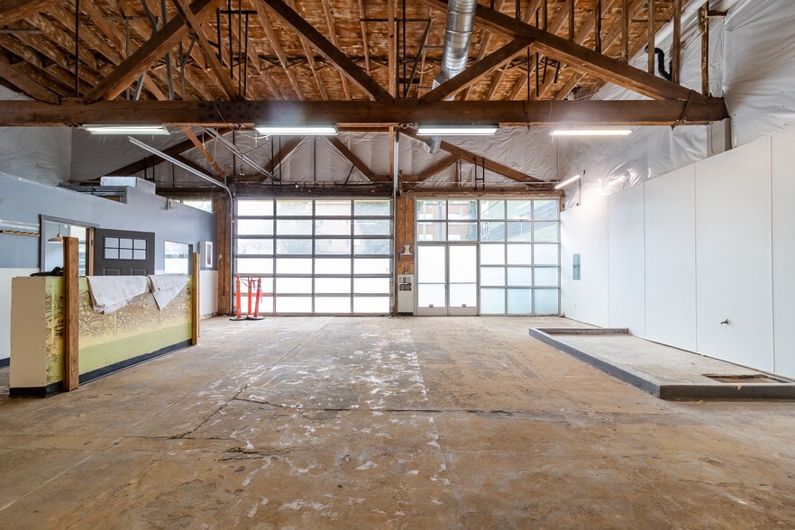 More Photos Of 2021-2033 NE Martin Luther King Jr Blvd, Portland Freestanding For Lease