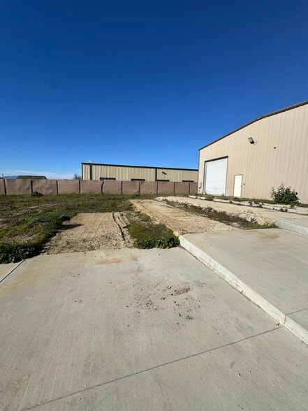 More Photos Of 190 E San Antonio Dr, King City Industrial For Sale