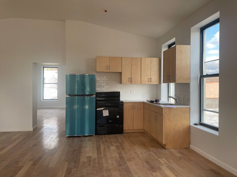 More Photos Of 789 E 144th St, Bronx Industrial For Lease