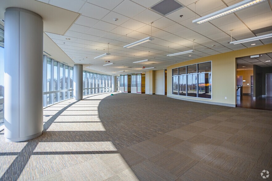 More Photos Of 201 Resting Tree Dr, Bristol Office For Lease