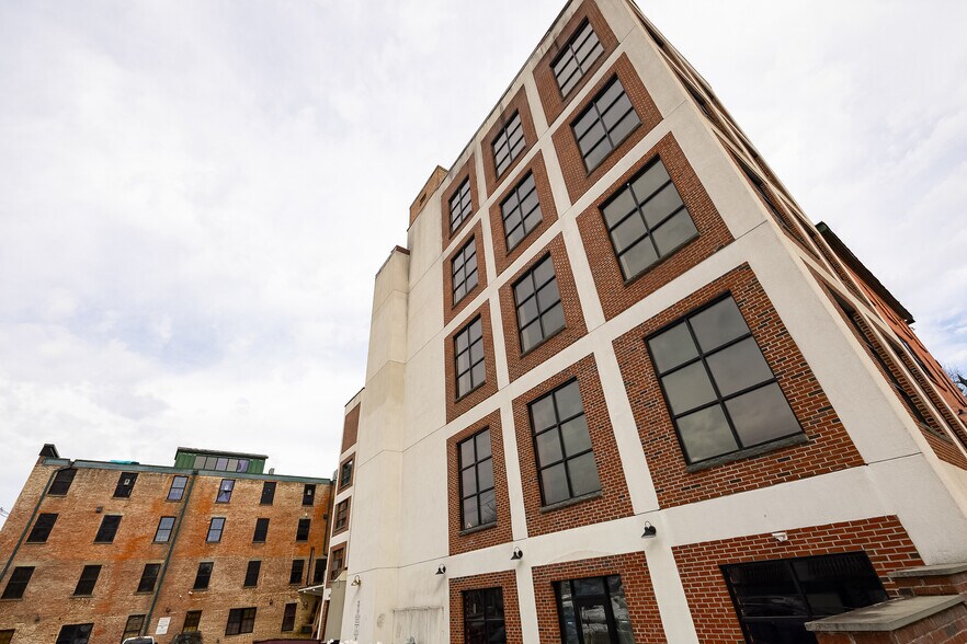 More Photos Of 35 Main St, Poughkeepsie Office Residential For Lease