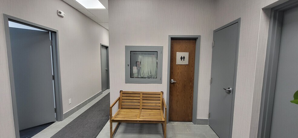 More Photos Of 845-851 St Clair Av W, Toronto Office For Lease