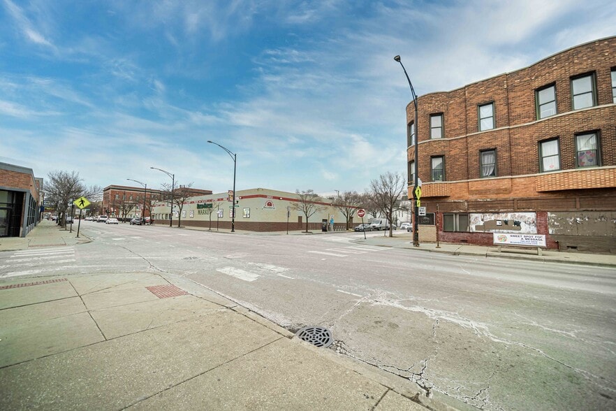 More Photos Of 3530 W Armitage Ave, Chicago Storefront Retail Residential For Lease