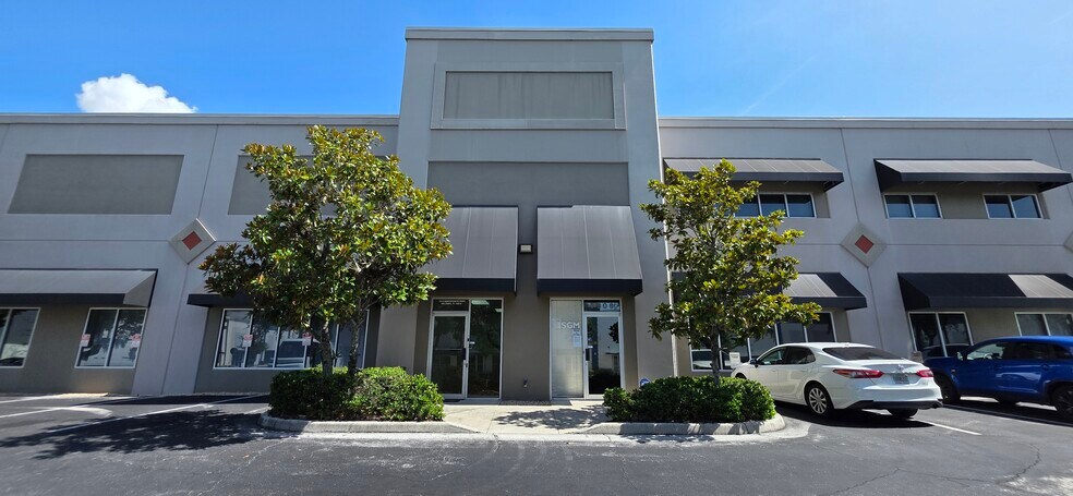 Primary Photo Of 7810 Kingspointe Pky, Orlando Warehouse For Lease